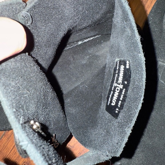 Minnetonka - Women’s Two Button Hard Sole Boot - Picture 4 of 11